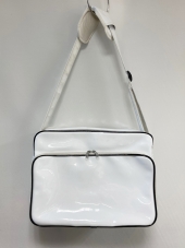ホワイトエナメルバッグ
全1点