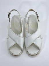 ホワイトナースシューズ　
全4点