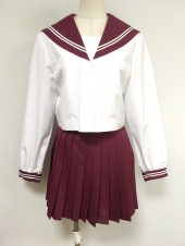 レッド衿長袖セーラー服
全1点