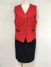 レッドベスト全2点
ネイビースカート全3点