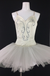 バレリーナ
全2点