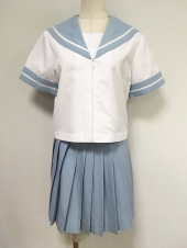 ブルー衿半袖セーラー服
全1点