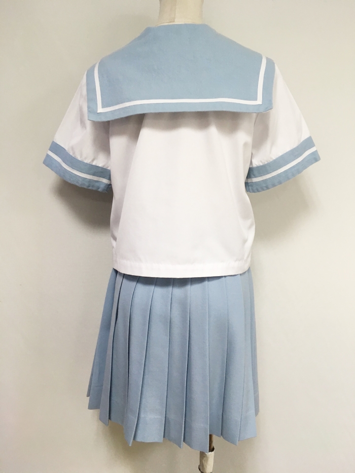 ブルー衿半袖セーラー服
全1点