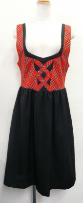 ブラックウエイトレス
全1点