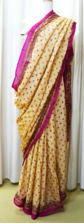 ベージュサリー