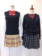 スクール女子 No.52
右1
左10