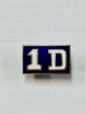 ネイビーバッジ
全1点