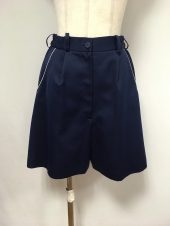 ネイビー飲食キュロット
全1点