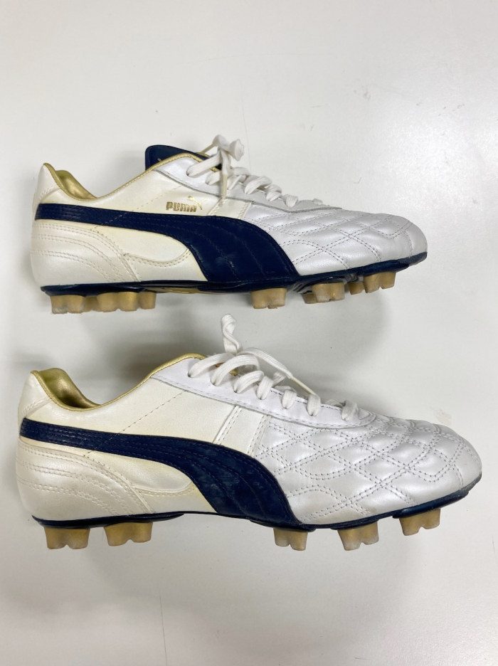25.0cm
ホワイトサッカーシューズ