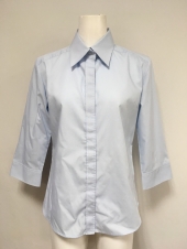 ブルーシャツ
全1点