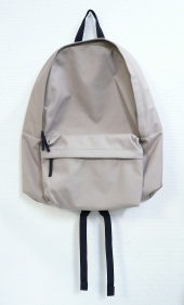 ベージュリュック
全1点