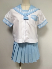 ブルー衿半袖セーラー服
全1点