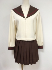 ブラウン衿長袖セーラー服
全1点