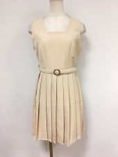 ベージュジャンパースカート
全1点