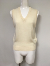 ホワイトニットベスト
全4点