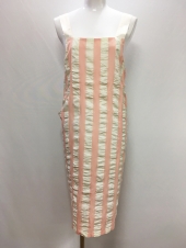 ピンク胸当てエプロン
全1点