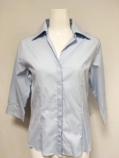 ブルーシャツ
全1点