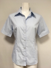 ブルーシャツ
全1点