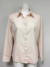 ピンクシャツ
全1点