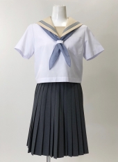 ベージュ衿半袖セーラー服
全1点
