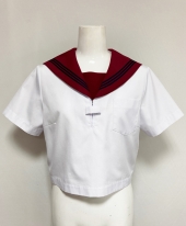 エンジ衿半袖セーラー服
全1点