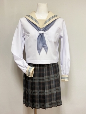 ベージュ衿長袖セーラー服
全1点