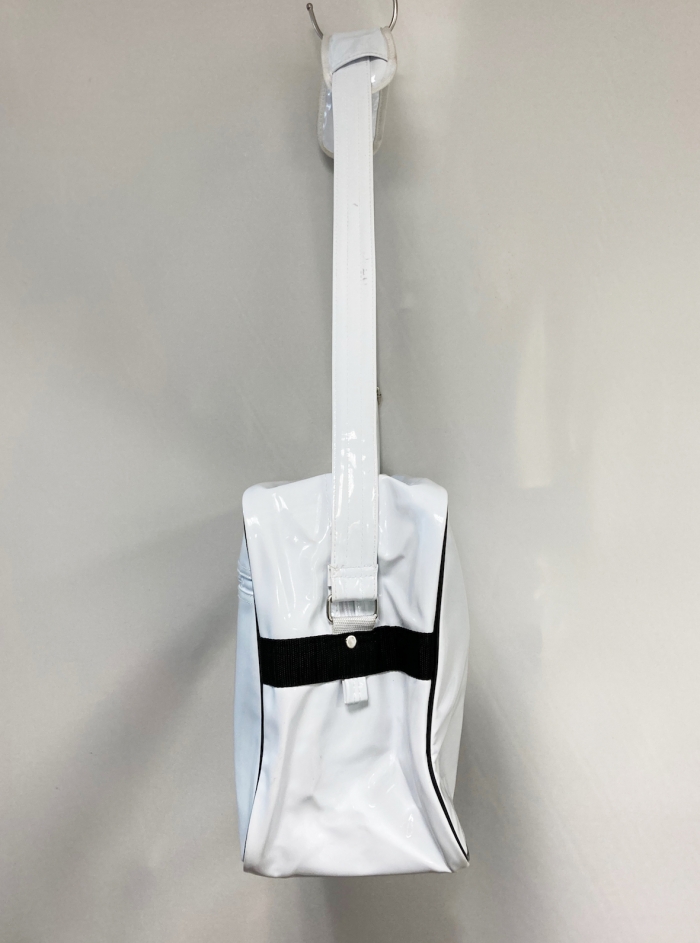 ホワイトエナメルバッグ
全1点