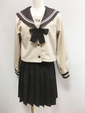 ブラウン衿長袖セーラー服 
全2点