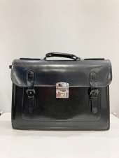 ブラックレザーバッグ
全1点