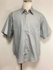 グレー飲食シャツ
全2点