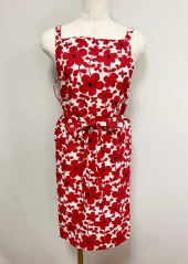 レッド胸当てエプロン
全1点