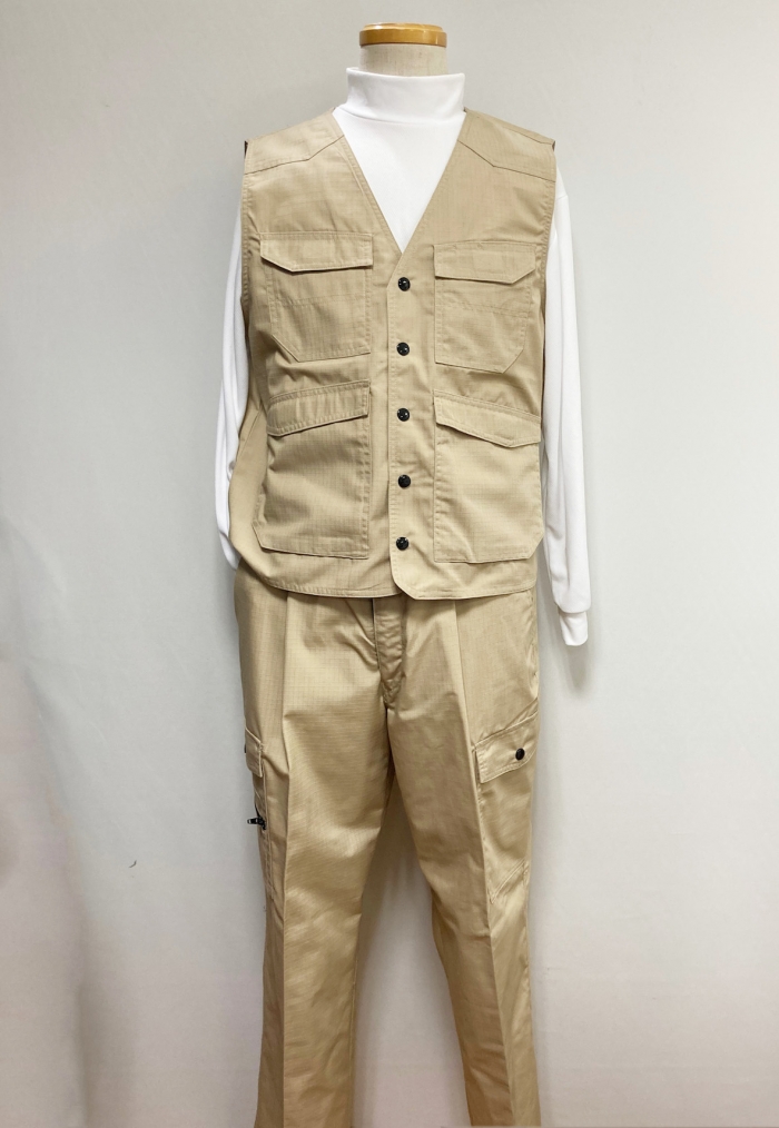 ベージュ作業服
全2点