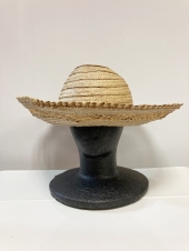 ベージュ麦わら帽子