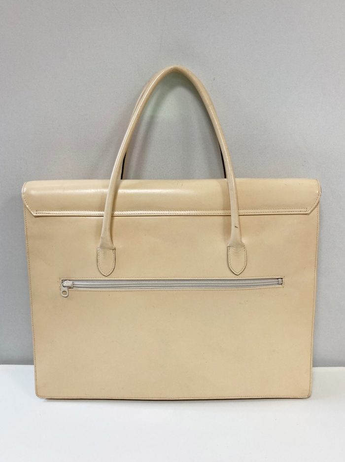 ベージュバッグ
全1点