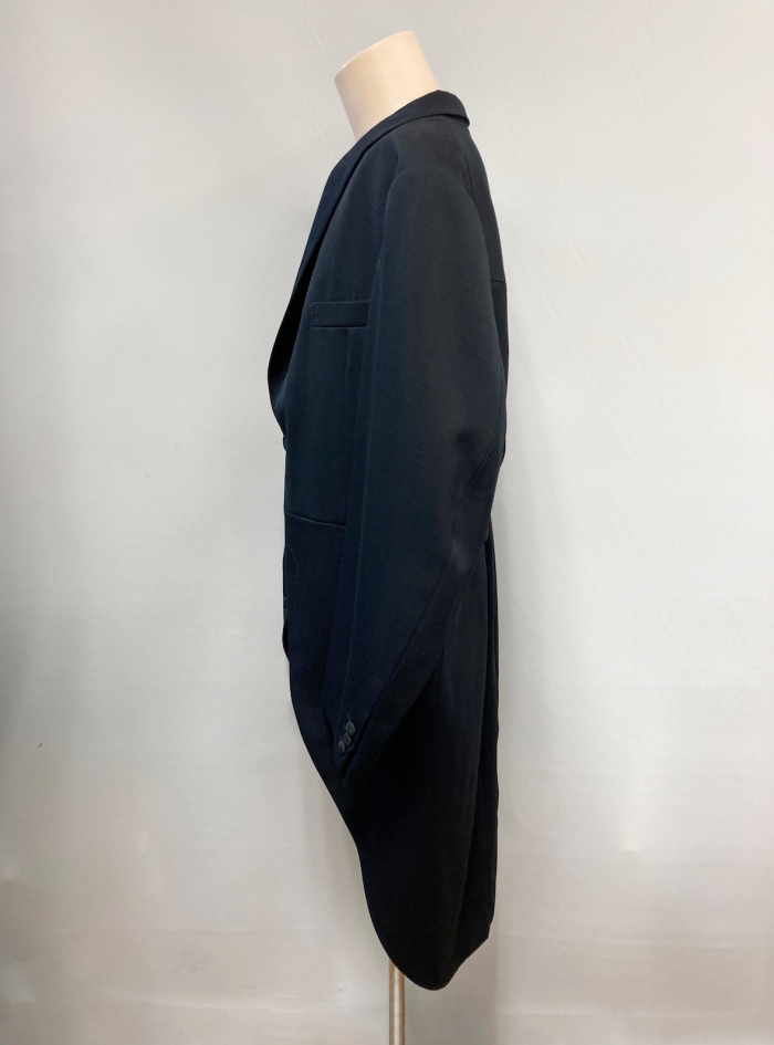 ブラック燕尾服
全1点