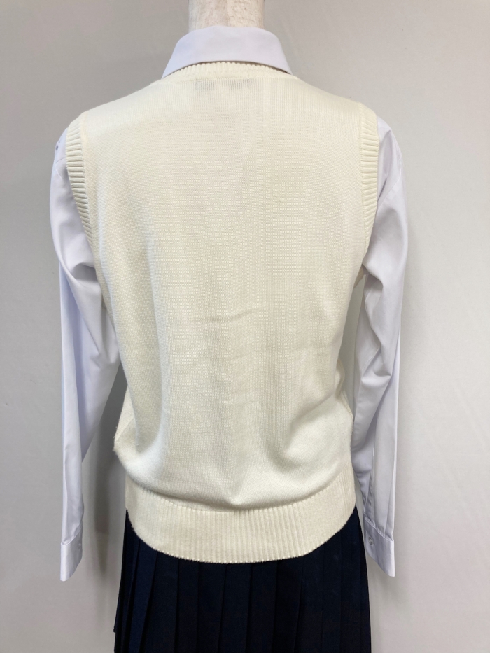 ホワイトニットベスト
全2点