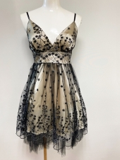 ベージュワンピース
全1点