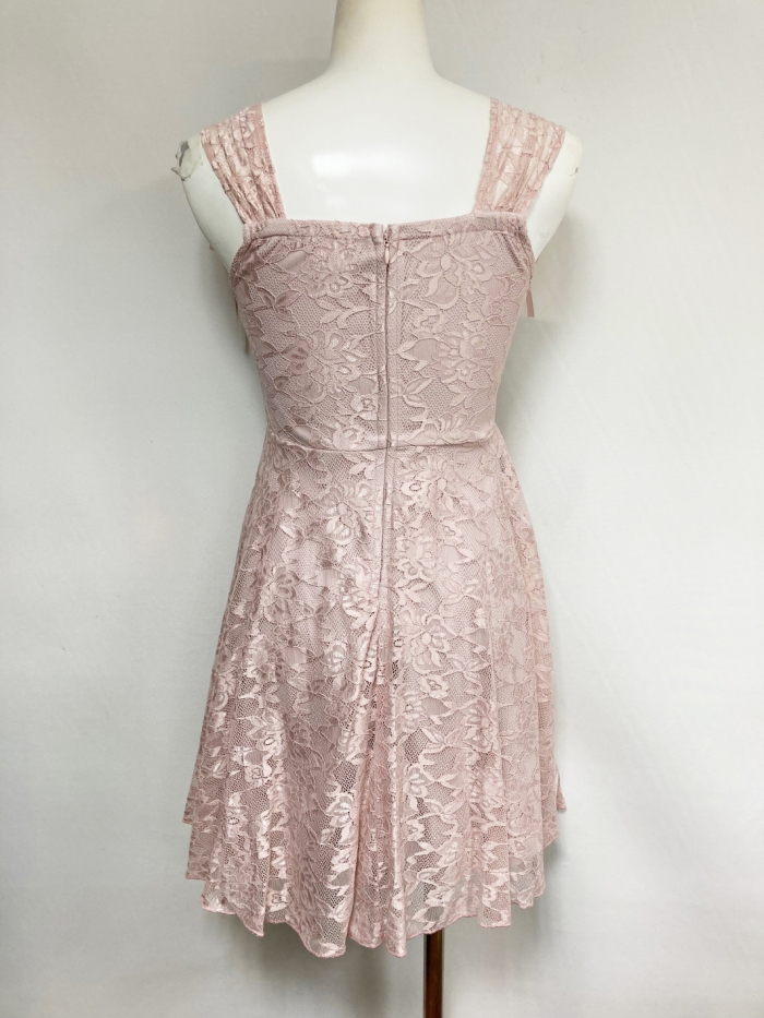 ピンクワンピース
全1点