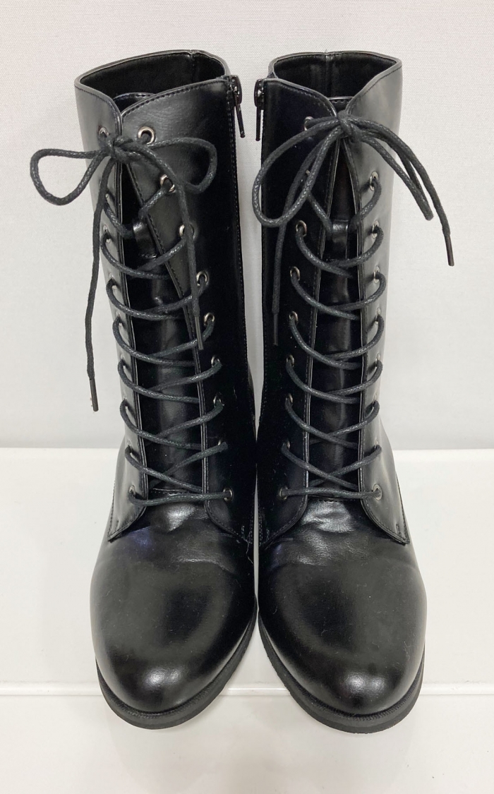 ブラックブーツ
全1点