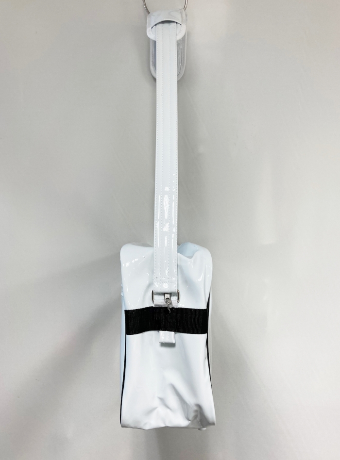 ホワイトエナメルバッグ
全1点