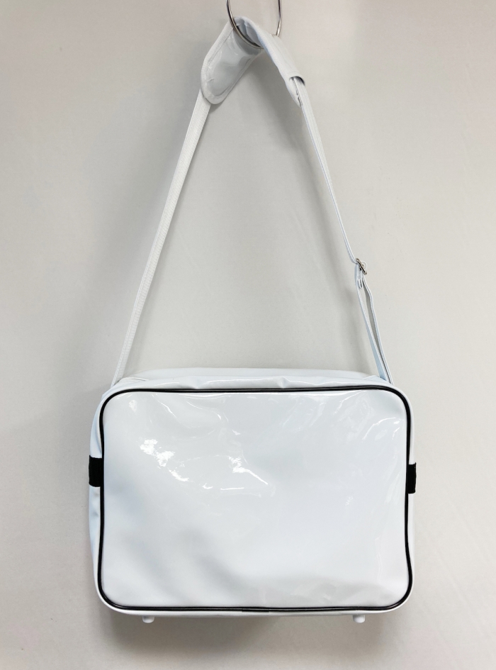 ホワイトエナメルバッグ
全1点