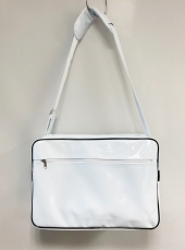 ホワイトエナメルバッグ
全1点