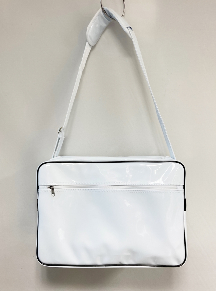 ホワイトエナメルバッグ
全1点