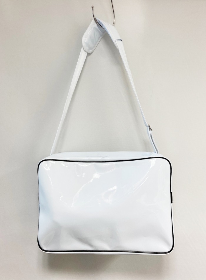 ホワイトエナメルバッグ
全1点