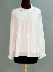 ホワイトシャツ
全1点