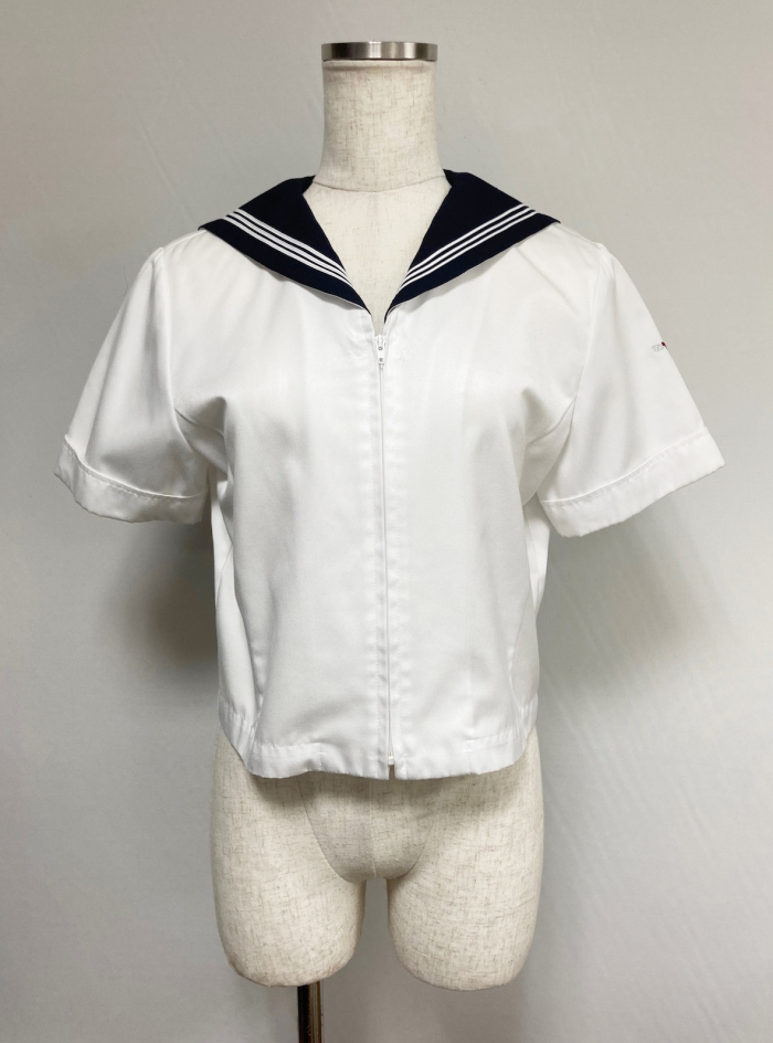 ネイビー衿半袖セーラー服
全2点